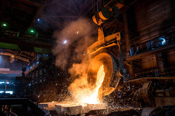 istock Tank pours liquid metal in the molds 1601239361