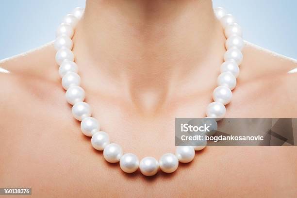 Perlas Foto de stock y más banco de imágenes de Collar - Collar, Collar de perlas - Joyas, Belleza