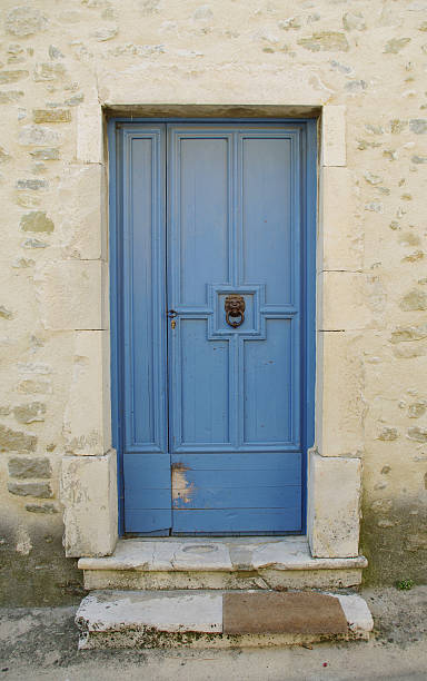 istock oil blue door 160146170