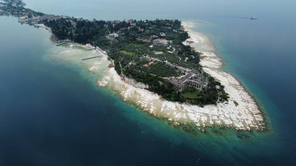 istock Coast of Sirmione 1601704709