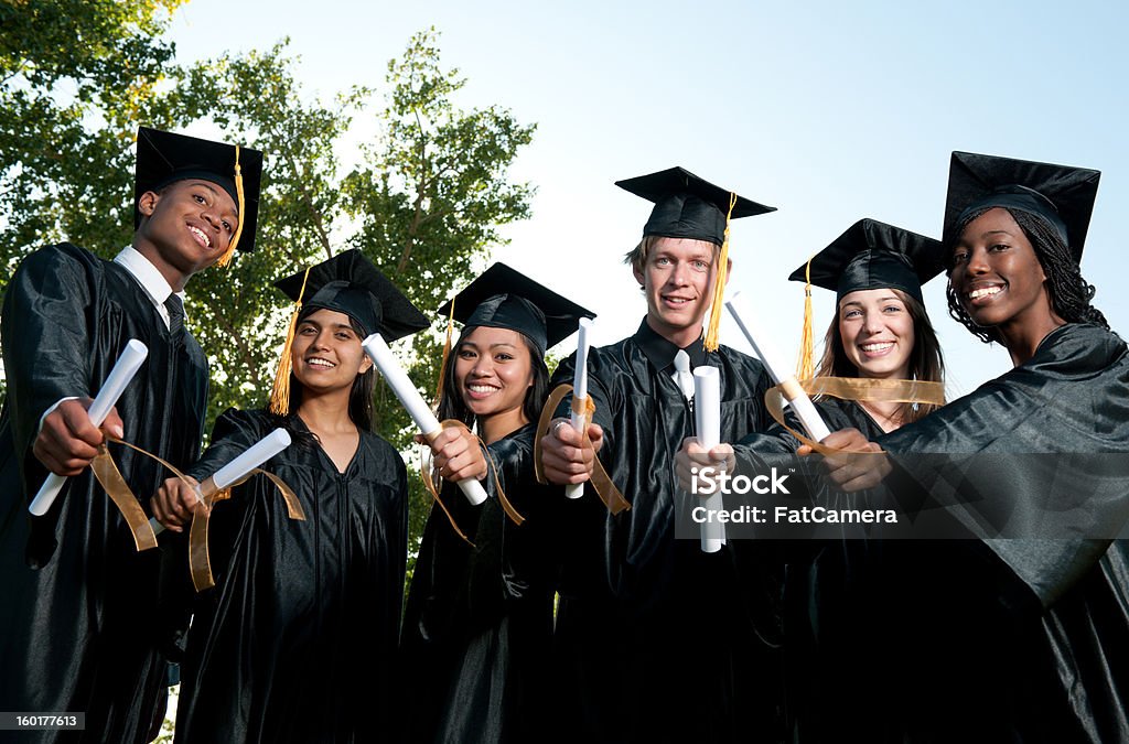 Jeunes diplômés - Photo de 20-24 ans libre de droits