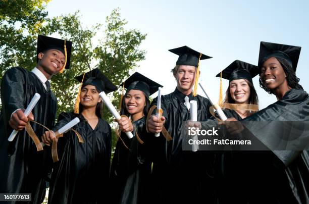 Photo libre de droit de Jeunes Diplômés banque d'images et plus d'images libres de droit de 20-24 ans - 20-24 ans, Afro-américain, Amitié