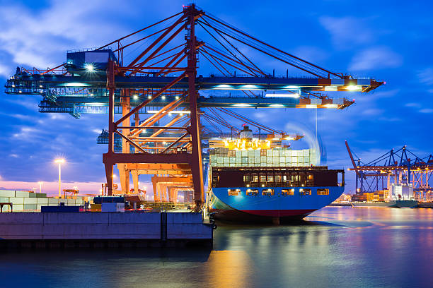 recipiente em movimento - hafen containerterminal imagens e fotografias de stock