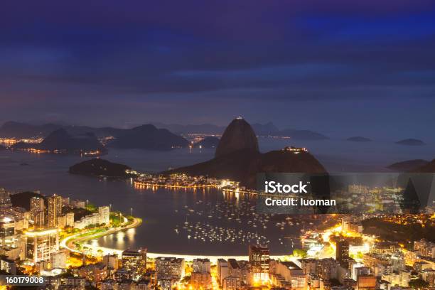 Rio De Janeiro - Fotografie stock e altre immagini di Notte - Notte, Rio de Janeiro, Baia di Guanabara