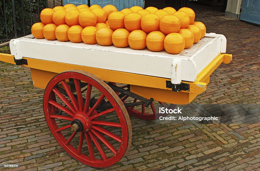Barrow di Edam formaggi - Foto stock royalty-free di Arancione