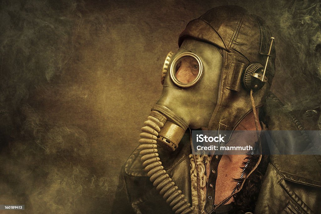 post apocalíptica survivor em Máscara Anti-Gás - Foto de stock de Steampunk royalty-free