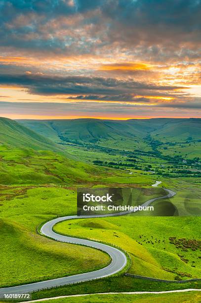 Photo libre de droit de Edale Valley Road Parc National De Peak District banque d'images et plus d'images libres de droit de Parc National de Peak District - Parc National de Peak District, Route sinueuse, Comté de Derby