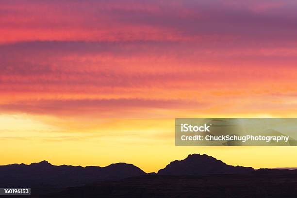 Deserto Sudoeste Pôr Do Sol Paisagem Do Horizonte - Fotografias de stock e mais imagens de Anoitecer - Anoitecer, Ao Ar Livre, Arizona