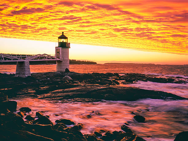 faro di marshall point, maine - sea new england marshall point lighthouse lighthouse foto e immagini stock