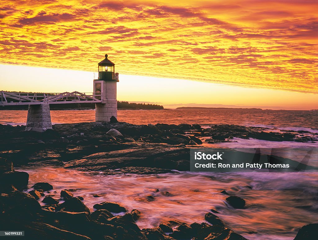 Marshall Point Lighthouse, Maine - Zbiór zdjęć royalty-free (Fala - Woda)