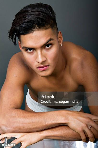 Sexy Hispano Macho Latino Foto de stock y más banco de imágenes de Desnudo - Desnudo, Etnia Latinoamericana, Hombres