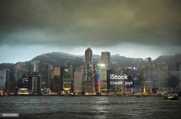 Hong Kong In Der Dämmerung Stockfoto und mehr Bilder von Abenddämmerung - Abenddämmerung, Architektur, Arrangieren