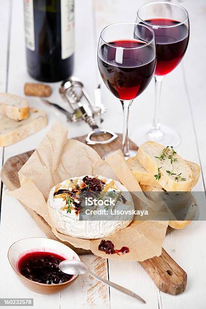 구은 카망베르 치즈 붉은 포도주에 대한 스톡 사진 및 기타 이미지 - 붉은 포도주, 치즈, 달콤한 음식