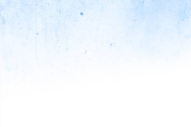 helles helles himmelblau und verblasste weiß gefärbte fleckige, raue, marmorierte effekt, rustikale und verschmierte leere leere horizontale ombre-vektorhintergründe mit subtiler textur überall - white softness blue subtle stock-grafiken, -clipart, -cartoons und -symbole