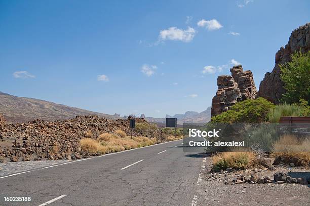 Photo libre de droit de Route Dans Les Montagnes De Tenerife banque d'images et plus d'images libres de droit de Cirque montagneux - Cirque montagneux, Espagne, Horizontal