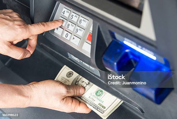 Foto de So Dinheiro e mais fotos de stock de Caixa automático - Caixa automático, EUA, Moeda Corrente