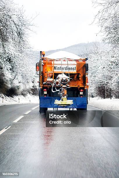 冬のサービス雪耕土機トラック - 融雪剤のストックフォトや画像を多数ご用意 - 融雪剤, 鉱物 塩, トラック