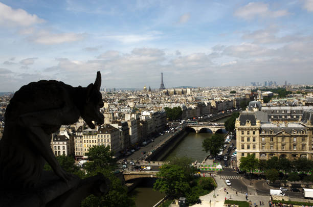 istock Paris city skyline 160306360
