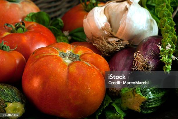 Foto de Produto Natural e mais fotos de stock de Abobrinha - Abobrinha, Abundância, Agricultura