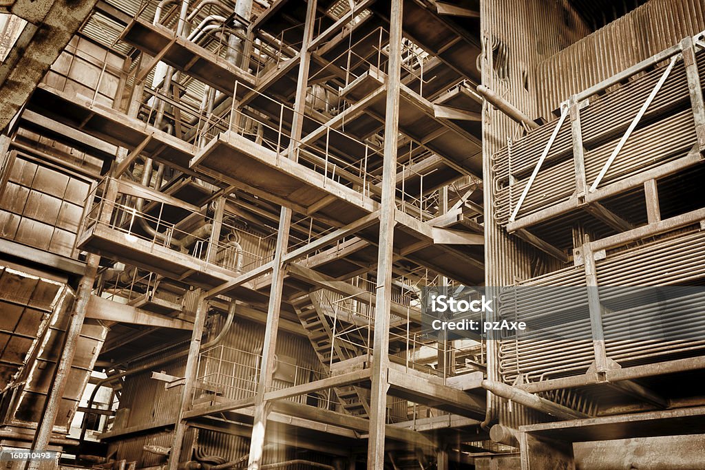 Construcción metálica-abandonado zona industrial - Foto de stock de Abandonado libre de derechos