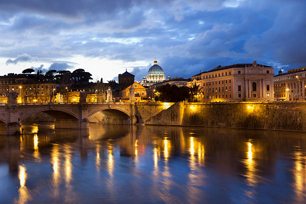 istock Night view with the dome of St. Peter (Vatican,Rome) 160311352