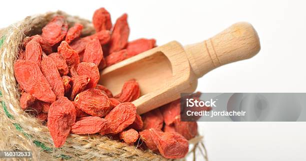 Photo libre de droit de Goji Séchées Rouge banque d'images et plus d'images libres de droit de Aliment - Aliment, Antioxydant, Empilé