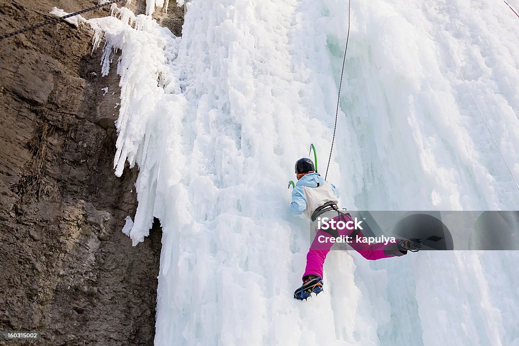 Wiman climbing congelado cascada - Foto de stock de Actividad libre de derechos