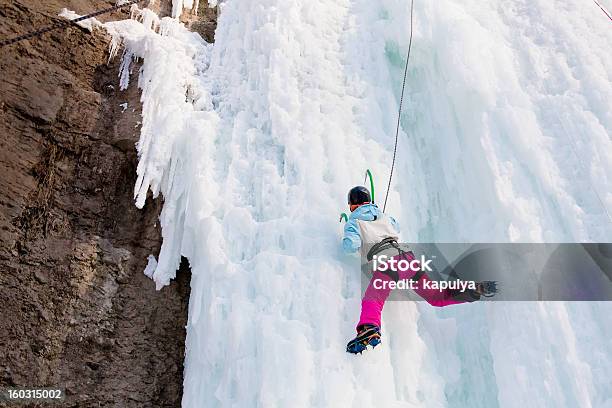 Wiman Climbing Congelado Cascada Foto de stock y más banco de imágenes de Actividad - Actividad, Aire libre, Alpes Europeos