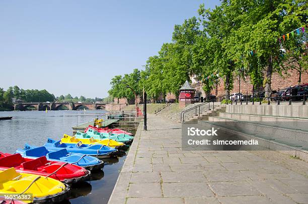 Foto de Rio Dee Em Chester City e mais fotos de stock de Primavera - Estação do ano - Primavera - Estação do ano, Chester - England, Degraus