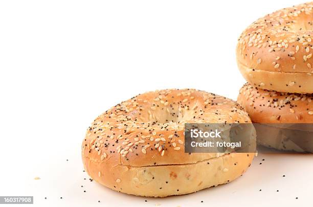 Poppyseed E Sementes De Sésamo Bagels - Fotografias de stock e mais imagens de Alimentação Saudável - Alimentação Saudável, Assado no Forno, Cereal