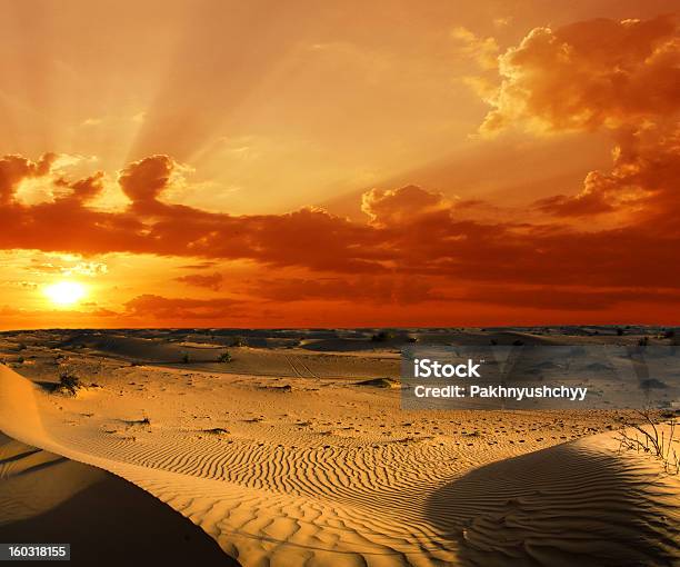 Desertlandschaft Stockfoto und mehr Bilder von Blau - Blau, Durst, Fotografie