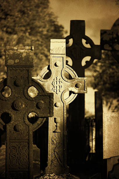 keltischen kreuze - cross shape cross dirty grunge stock-fotos und bilder