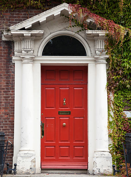 istock Red colored door in Dublin from Georgian times (18th century) 160324920