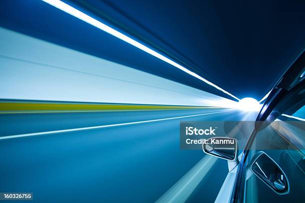 Guida Ad Alta Velocità In Tunnel - Fotografie stock e altre immagini di Entrance-segnale inglese - Entrance-segnale inglese, Entrata, Galleria stradale