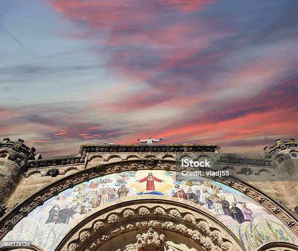 Tibidabo Churchtemple Barcelona España Foto de stock y más banco de imágenes de Adulación - Adulación, Aire libre, Arco - Característica arquitectónica