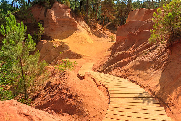 istock Red Cliffs in Roussillon (Les Ocres), Provence, France 160331205