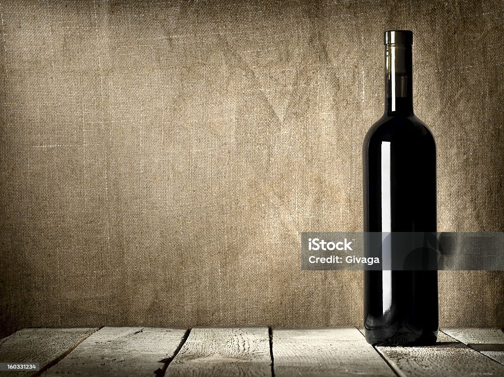 Black Butelka wina - Zbiór zdjęć royalty-free (Butelka wina)