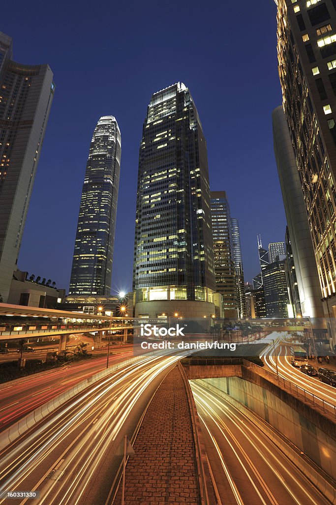 Cidade de Hong Kong à noite, ifc towers - Foto de stock de Carro royalty-free