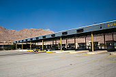 customs-checkpoint-akaba-jordanien.jpg?b=1&s=170x170&k=20&c=TdFoz6z7Utdg5HdPnUVrPFtZsMvwm5XRhI4Jaiyteuo=