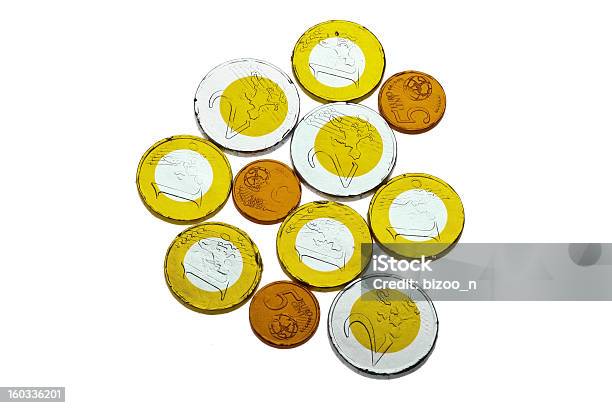 Foto de Moedas De Euro De Chocolate e mais fotos de stock de Branco - Branco, Chocolate, Fotografia - Imagem