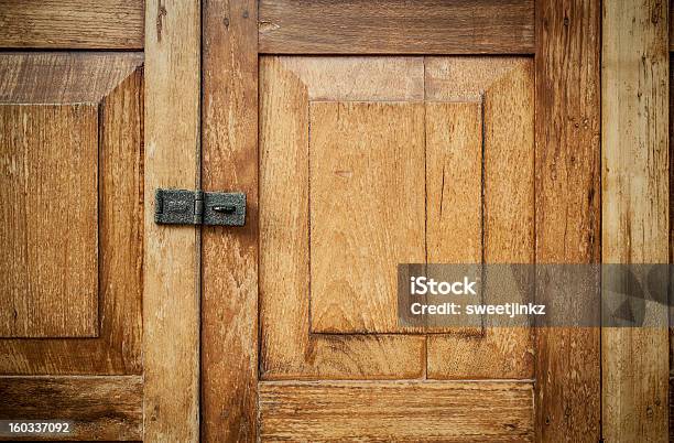 Puerta De Madera Vintage Foto de stock y más banco de imágenes de Abstracto - Abstracto, Anticuado, Cerradura