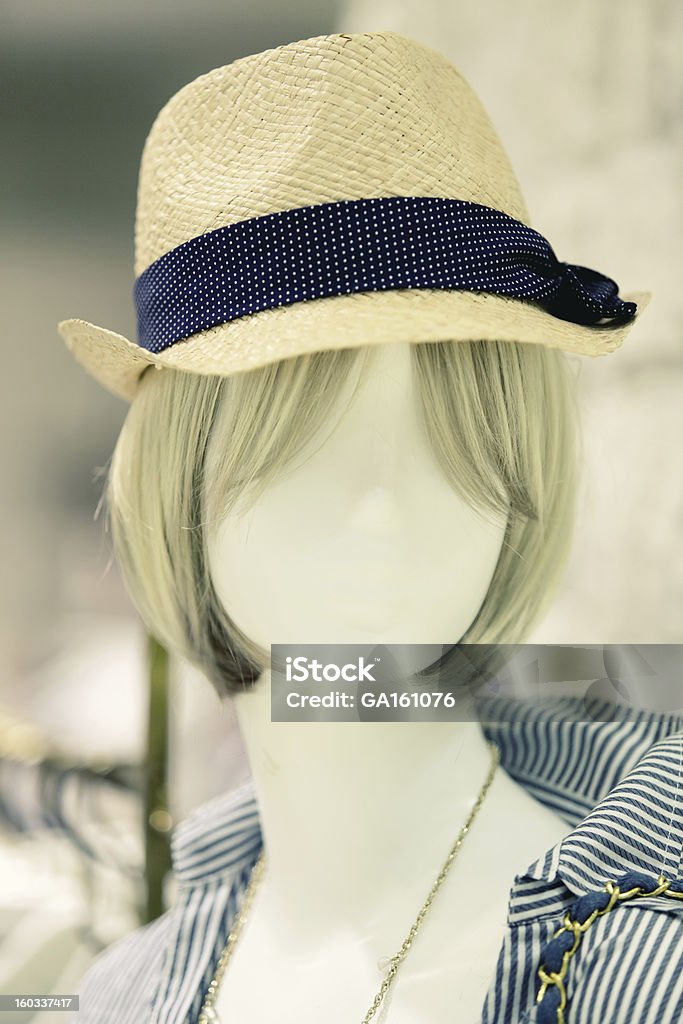 Close -up of マネキンのファッションストア - オートクチュールのロイヤリティフリーストックフォト