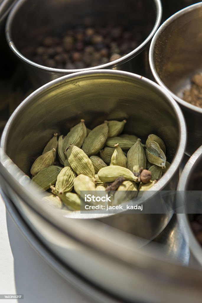 Green Kardamom und weiteren indischen Gewürzen - Lizenzfrei Asiatische Kultur Stock-Foto