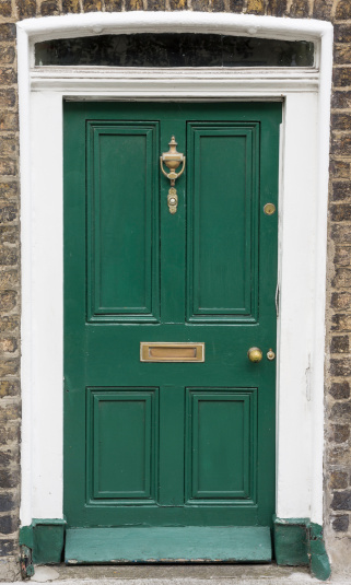 In the 18th century, during the Hanoverian period with British kings ruling the island, several streets and places in Dublin were redesigned. The houses at that time looked all very similar, so to differentiate the owners from their neighbours, the doors were painted in different colors and given different ornaments for their windows.