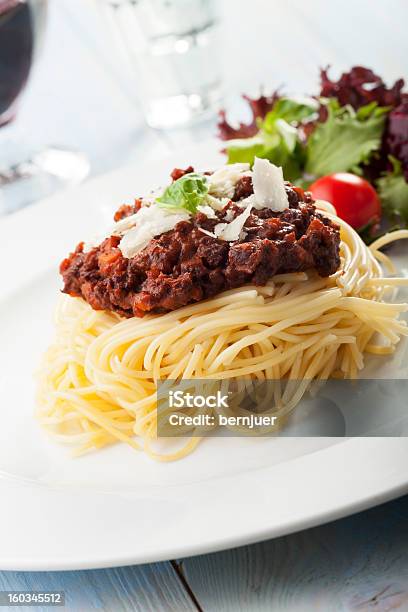 Spaghetti - Fotografie stock e altre immagini di Basilico - Basilico, Carne, Cena