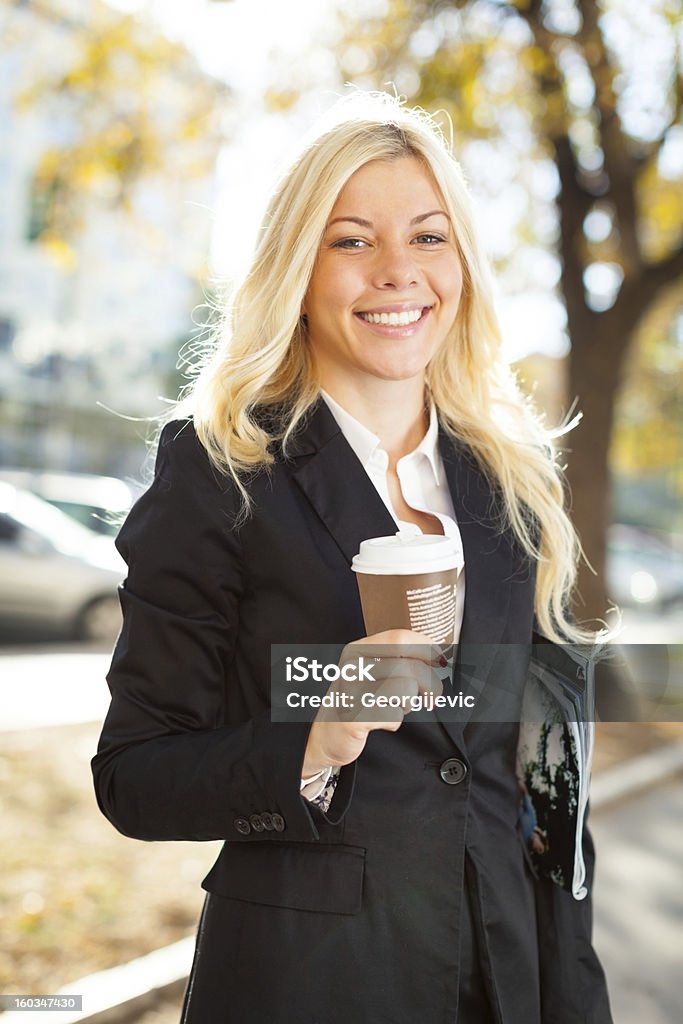 Деловая женщина на �перерыв - Стоковые фото Бизнес роялти-фри