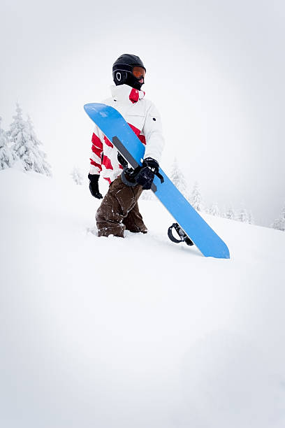 istock Lonley snowboarder on the mountain 160347677