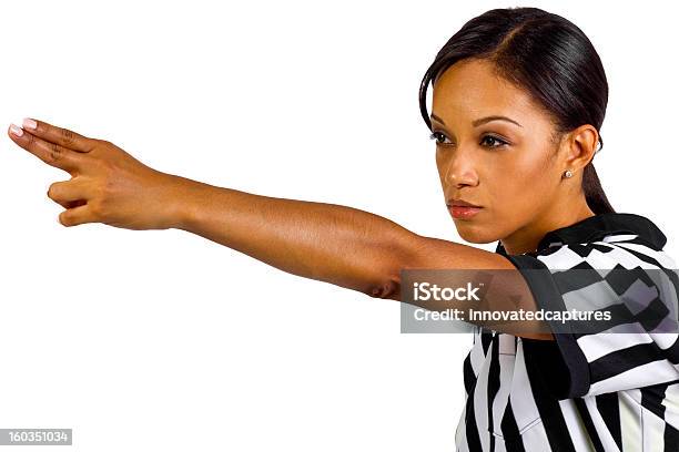 Afroamericana Donna Arbitro Che Indossa Una Maglietta A Righe - Fotografie stock e altre immagini di Arbitro di baseball