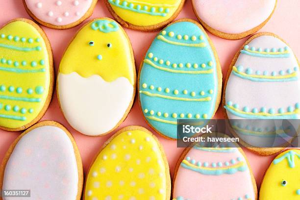 Pascua Casera De Galleta De Jengibre Foto de stock y más banco de imágenes de Alcorza - Alcorza, Alimento, Culturas