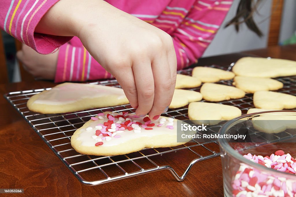 Decorando Valentine's'Cookies' - Royalty-free Dia dos Namorados Foto de stock